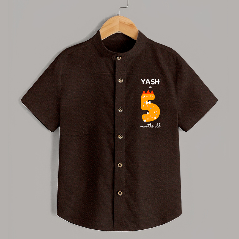Milestone Shirt for 5th Month | Soft Cotton Personalized Shirt | Unisex Design - CHOCOLATE BROWN - 0 - 6 Months Old (Chest 23")