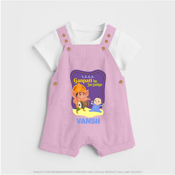 Ganpati Ka Jai-Jaikar Dungaree Set | Custom Baby Dungaree Set for Ganesha Festival - BABY PINK - 0 - 5 Months Old (Chest 18")
