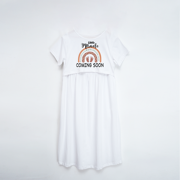 "Little Miracle Coming Soon "- Comfort Fit Maternity Maxi Dress With Prints - WHITE - XS XS(Chest 32")