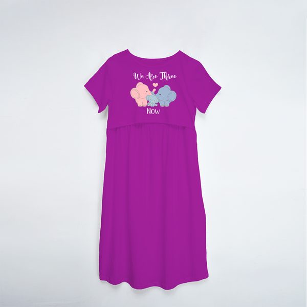 "We Are Three Now "- Comfort Fit Maternity Maxi Dress With Prints - MEGENTA - XS XS(Chest 32")