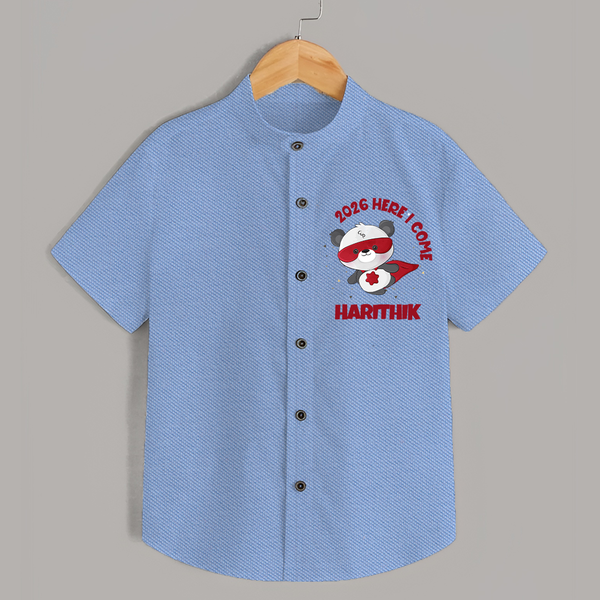 2026 HERE I COME – SUPER PANDA | Personalised Shirt for Kids - SKY BLUE - 0 - 6 Months Old (Chest 23")