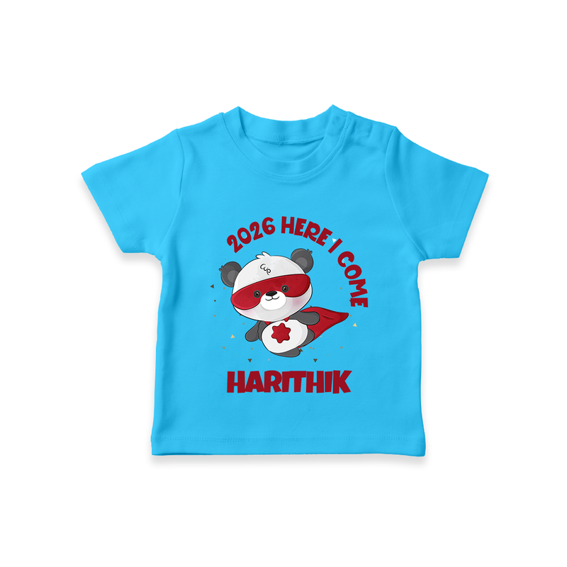 2026 HERE I COME – SUPER PANDA | Personalised T-Shirt for Kids - SKY BLUE - 0-5 Months Old (Chest 17")