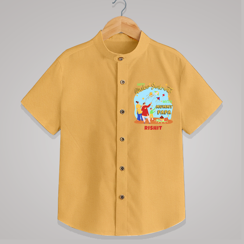 Happy Makar Sankranti With Mummy Papa - Customized Shirt For Kids - PASTEL YELLOW - 0 - 6 Months Old (Chest 23")