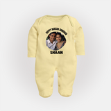 Happy Rakhi Cute Kids Print Fullbody Suit – boy-girl sitting and tying rakhi illustration. - PASTEL YELLOW - New Born (Chest 7.5")