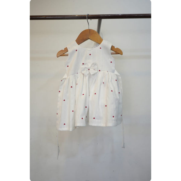 White Hear Print Family Matching Outfit Collection